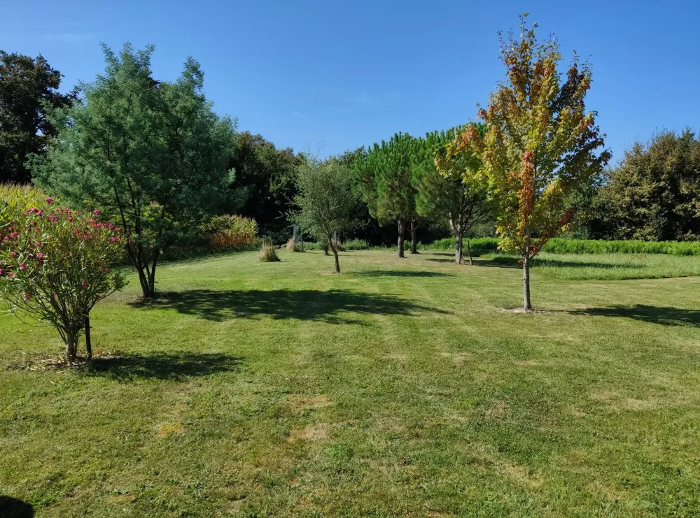 location avec jardin à Eugenie-les-bains